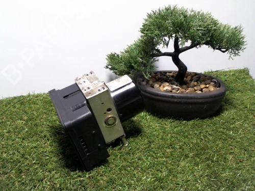 Used ABS pump MITSUBISHI GRANDIS (NA_W) 2.0 DI-D (NA8W) (136 hp) 24023224