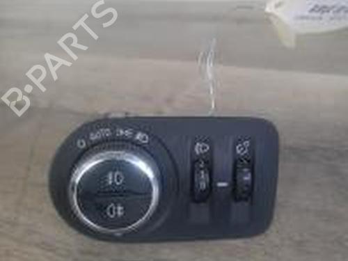 Used Headlight switch OPEL ZAFIRA TOURER C (P12) 2.0 CDTi (75) (130 hp) 31058140