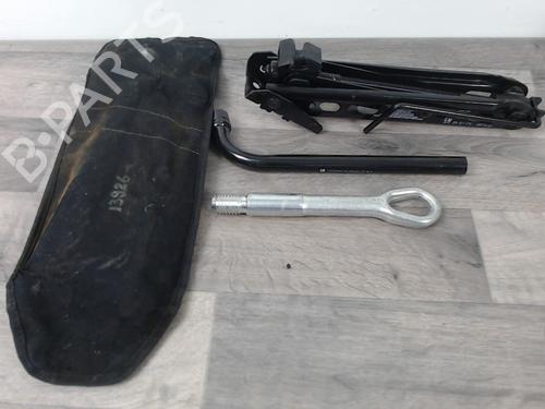 Reservehjul kit MERCEDES-BENZ A-CLASS (W176) A 160 CDI / d (176.011) (90 hp) 31252143