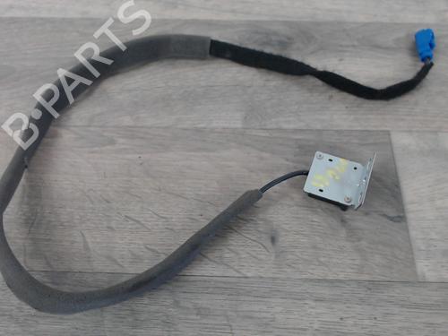 Antenne/Base RENAULT MEGANE IV Hatchback (B9A/M/N_) 1.6 dCi 130 (B9A4) (130 hp) 25472860