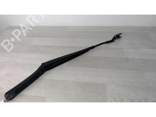 Used Front windshield wiper arm SKODA SCALA (NW1) 1.6 TDI (116 hp) 21182994