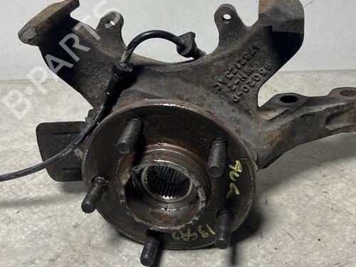 Used Left front steering knuckle CHRYSLER 300M (LR) 3.5 V6 24V (252 hp) 31811828