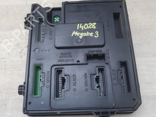 Used Comfort control module Comfort control module RENAULT MEGANE III Hatchback (BZ0/1_, B3_) 1.5 dCi (86 hp) 28374208 28374208