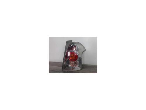 Feu arrière droit TOYOTA COROLLA Verso (ZER_, ZZE12_, R1_) 2.0 D-4D (CUR10_, CUR10R) (116 hp) 30807348