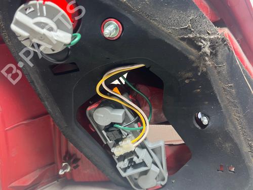 Used Right taillight Right taillight TOYOTA YARIS (_P9_) 1.3 VVT-i (SCP90_, SCP90R) (87 hp) 34694393 34694393