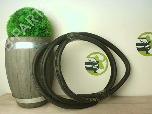 Used Rubber door seal BMW 5 (E39) 530 d (184 hp) 24021900