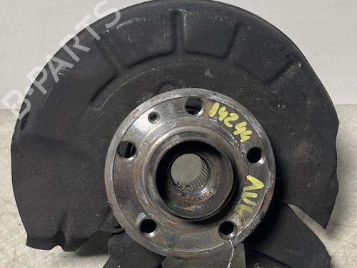 Used Left front steering knuckle Left front steering knuckle VW POLO IV (9N_, 9A_) 1.2 (60 hp) 33961448 33961448