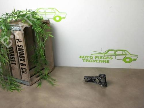 licence-plate-light-renault-laguna-ii-bg01_-2001-2002-2003-2004-2005-2006-2007-24022988 main image