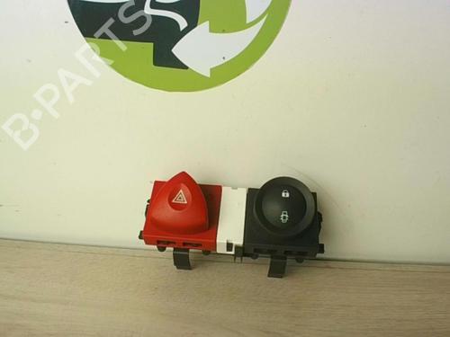warning-switch-renault-megane-ii-bm01_-cm01_-2001-2002-2003-2004-2005-2006-2007-2008-2009-2010-2011-2012-24022522 main image