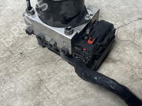 Used ABS pump VW POLO IV (9N_, 9A_) 1.2 (60 hp) 31927665