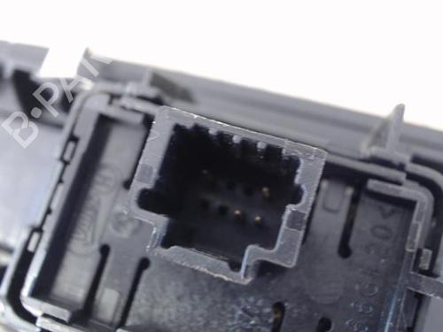 Right front window switch RENAULT GRAND SCÉNIC III (JZ0/1_) 2.0 dCi (JZ0L) | BP31638131I26