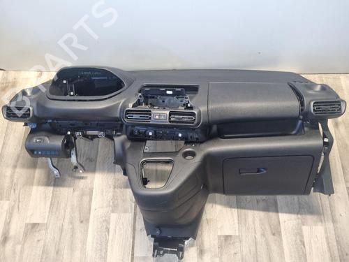 dashboard-peugeot-rifter-2018-39094378 main image