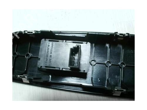 Right front window switch BMW 1 (E81) 118 d | BP21183140I26 