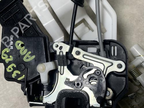 front-right-lock-kia-carens-iii-mpv-un-2006-2007-2008-2009-2010-2011-2012-2013-30807945 main image