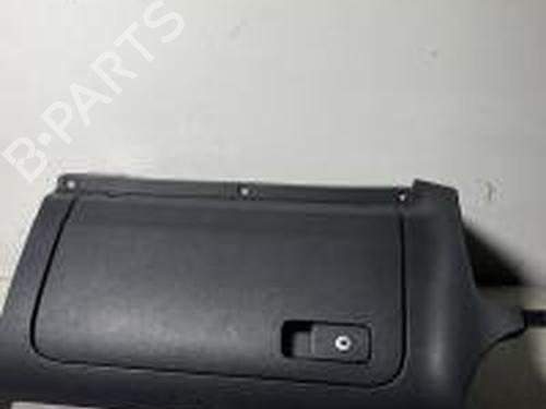 Used Glove box VW SCIROCCO III (137, 138) 2.0 TDI (140 hp) 31084744