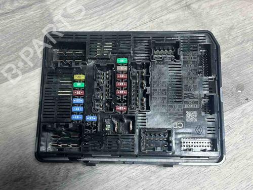 Used Fuse box Fuse box RENAULT TRAFIC III Van (FG_) 2.0 dCi 150 (FGMU) (150 hp) 36458811 36458811