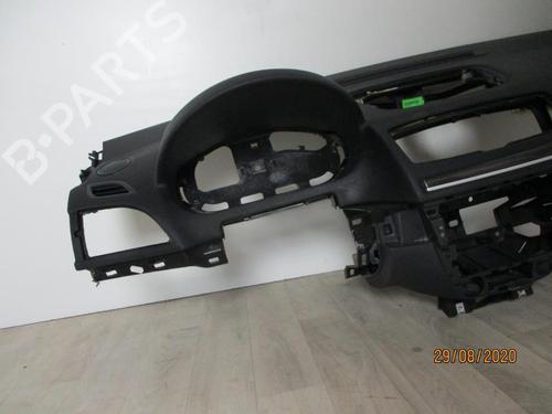 dashboard-renault-megane-iii-hatchback-bz01_-b3_-19-dci-bz0n-bz0j-2008-22388881 main image