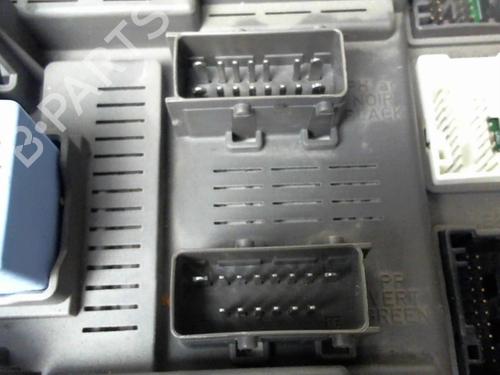 Fuse box CITROËN C5 I (DC_) 2.2 HDi (DC4HXB, DC4HXE) | BP24027629E1