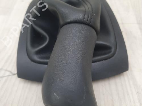 shift-knob-renault-megane-iii-hatchback-bz01_-b3_-2008-28321094 main image