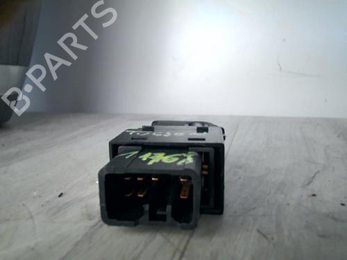 right-rear-window-switch-hyundai-tucson-jm-2004-2005-2006-2007-2008-2009-2010-2011-2012-2013-2014-2015-2016-2017-2018-2019-31638062 main image