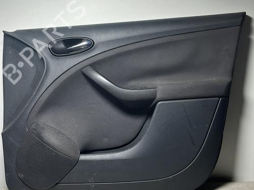 Høyre frontpanel SEAT ALTEA (5P1) 1.9 TDI (105 hp) 31621965