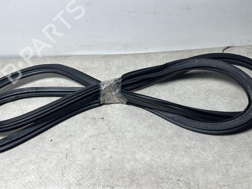 Used Rubber door seal Rubber door seal AUDI A3 (8V1, 8VK) 2.0 TDI (150 hp) 33337424 33337424