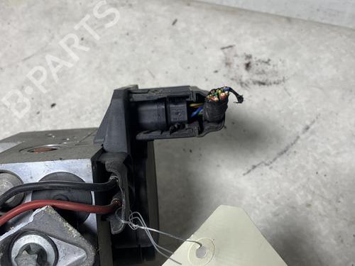 Used ABS pump ABS pump MERCEDES-BENZ S-CLASS (W220, V220) S 320 CDI (220.026, 220.126) (197 hp) 30807799 30807799