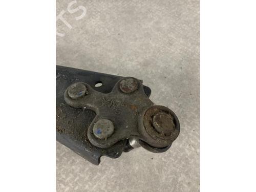 Left front suspension arm PEUGEOT 308 SW II (LC_, LJ_, LR_, LX_, L4_) 1.5 BlueHDi 130 | BP24028204M12 