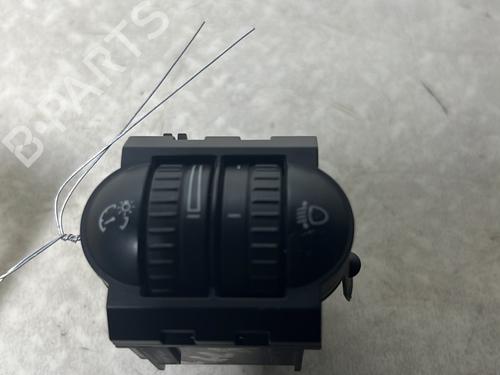 switch-vw-scirocco-iii-137-138-2008-2009-2010-2011-2012-2013-2014-2015-2016-2017-2018-31084752 main image