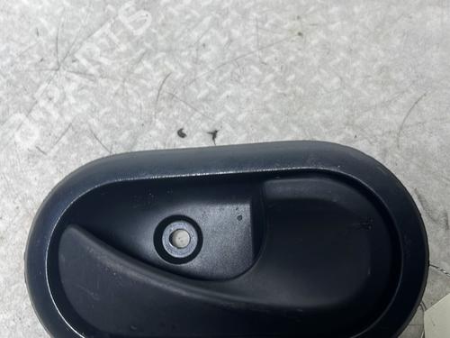 hjre-fortil-invendig-handtag-dacia-sandero-2008-31770393 main image