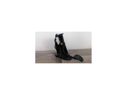 Used Clutch pedal RENAULT LAGUNA Coupe (DT0/1) 2.0 dCi (DT01, DT08, DT09, DT0K, DT12, DT1C, DT1D, DT1M,... (150 hp) 26199589