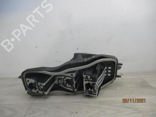 Used Licence plate light RENAULT SCÉNIC II (JM0/1_) 1.9 dCi (JM14) (131 hp) 21181896