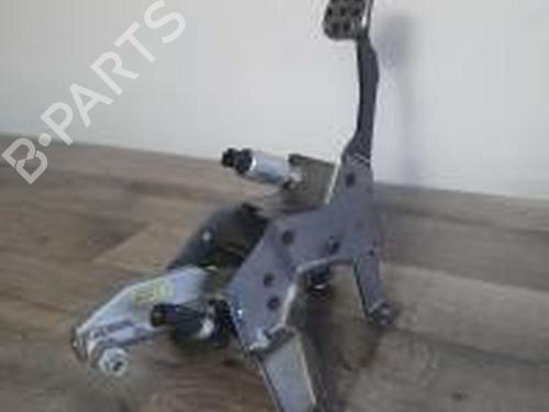 Used Clutch pedal HONDA CIVIC VIII Hatchback (FN, FK) 1.8 (FN1, FK2) (140 hp) 31086457