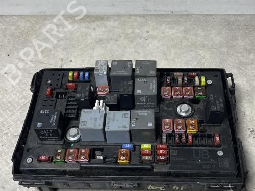 Fuse box OPEL ZAFIRA TOURER C (P12) 2.0 CDTi (75) | BP31031622E1
