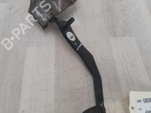 Used Clutch pedal NISSAN MICRA III (K12) 1.2 16V (65 hp) 28112284