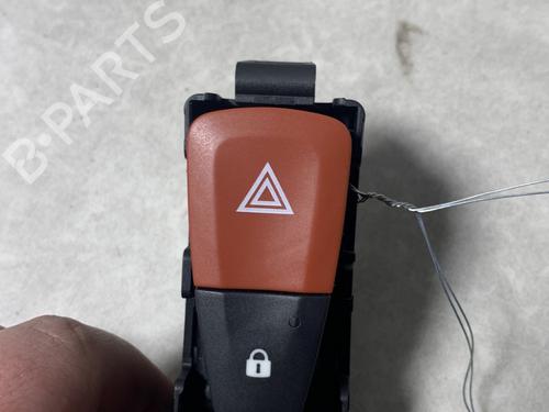 warning-switch-renault-megane-iii-coupe-dz01_-2008-2009-2010-2011-2012-2013-2014-2015-2016-30705238 main image