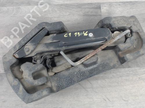 Used Jack Kit Jack Kit SKODA FABIA II (542) 1.4 TDI (70 hp) 24484903 24484903