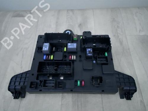 Fuse box OPEL ASTRA J (P10) 2.0 CDTI (68) | BP24025409E1 