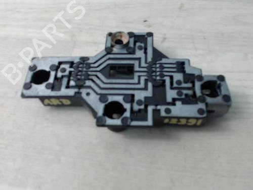 Éclairage de plaque d'immatriculation RENAULT SCÉNIC I MPV (JA0/1_, FA0_) 1.9 dCi (JA05, JA1F) (102 hp) 21259401