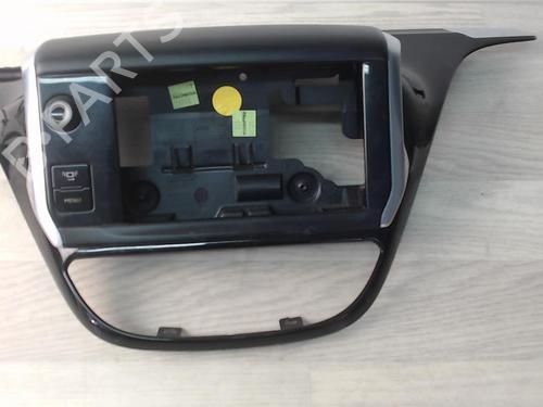 Middle console PEUGEOT 208 I (CA_, CC_) 1.2 VTI 82 | BP31252258I22