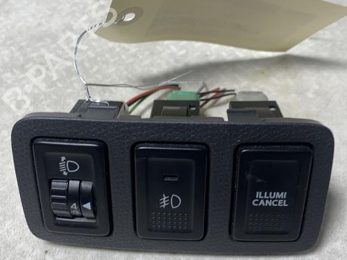 switch-suzuki-swift-iii-mz-ez-2005-29833580 main image