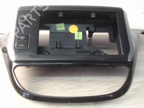 Middle console PEUGEOT 208 I (CA_, CC_) 1.2 VTI 82 | BP31252258I22