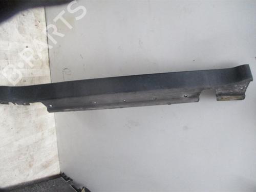 Używane Próg prawy MINI MINI (R50, R53) One (90 hp) 24025206