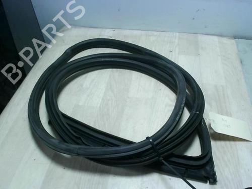 Gummiliste BMW 1 (E81) 118 d (143 hp) 21183141