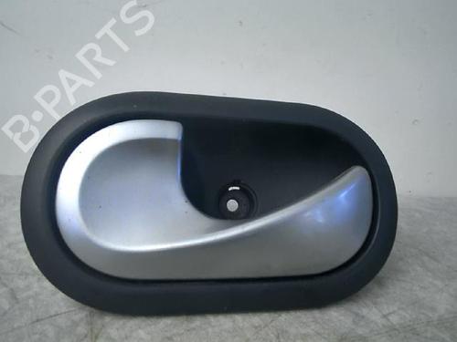 Used Front left interior door handle RENAULT CLIO III (BR0/1, CR0/1) 1.5 dCi (C/BR0G, C/BR1G) (68 hp) 21182794