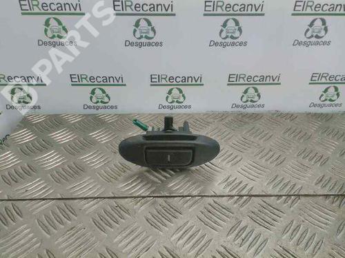 Used Tailgate handle Tailgate handle RENAULT MEGANE I Classic (LA0/1_) 1.6 e (LA0F, LA0S) (90 hp) 4535001 4535001
