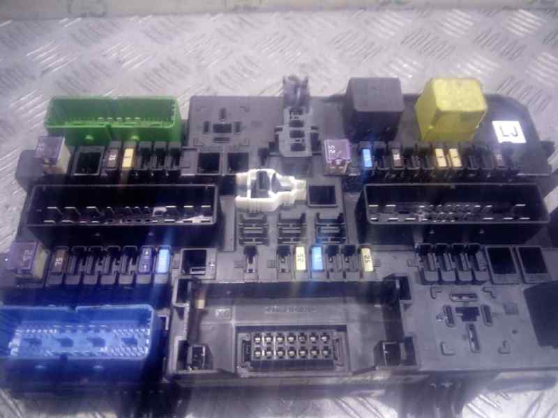 Fuse box OPEL ZAFIRA / ZAFIRA FAMILY B (A05) 1.7 CDTI (M75) 4620444 B