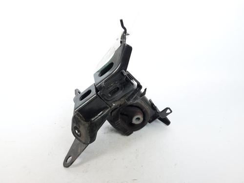 Used Gearbox mount Gearbox mount TOYOTA YARIS (_P13_) 1.5 Hybrid (NHP130_, NHP130) (101 hp) 15171627 15171627