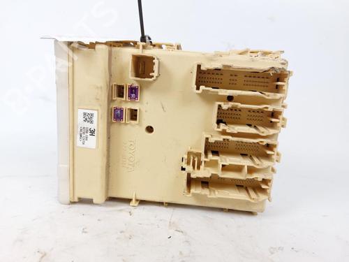 Used Fuse box Fuse box TOYOTA AURIS Estate (_E18_) 1.8 Hybrid (ZWE186_, ZWE186R, ZWE186H) (136 hp) 15264660 15264660