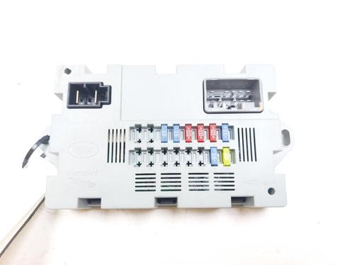 Used Fuse box Fuse box JAGUAR F-PACE (X761) 2.0 TD4 AWD (180 hp) 26516533 26516533